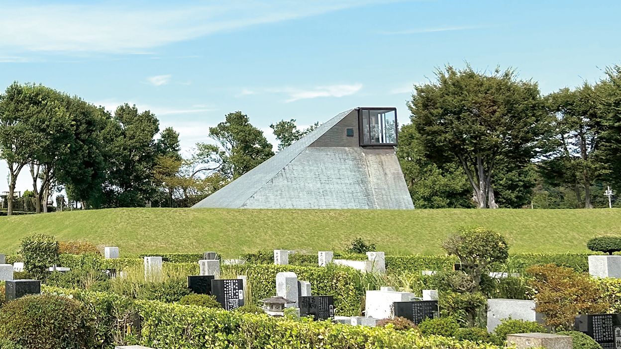 「日本におけるモダンムーブメントの建築」150選に選定された「大礼拝堂」。